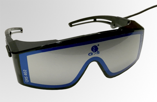 QRS 402 Brille, Brillen-Applikator